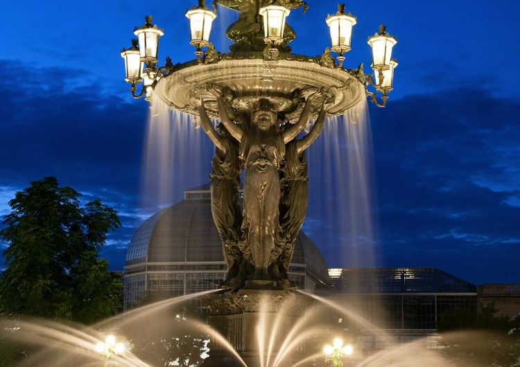 MAMI COMO SE DICE FOUNTAIN